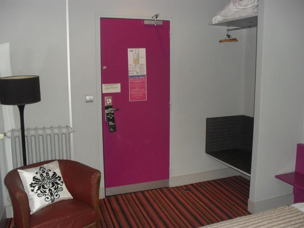 Hotel Latino Reims Centre Стая снимка